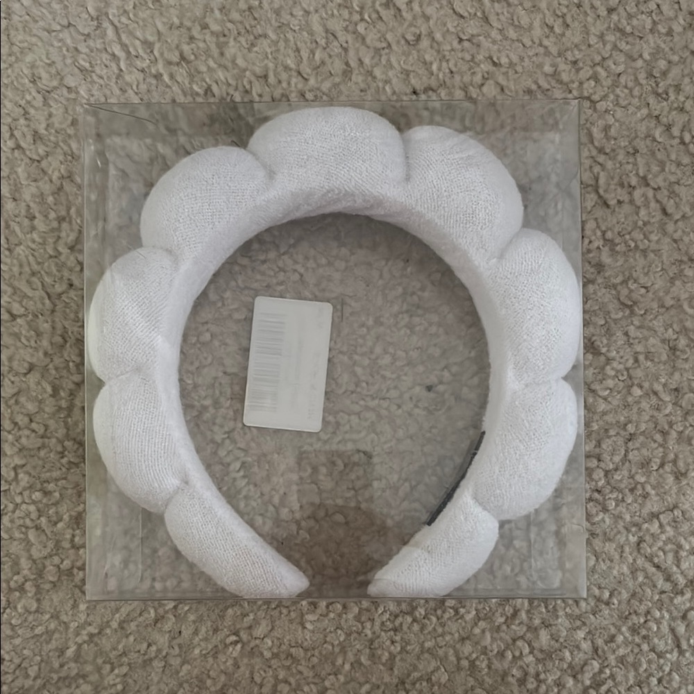 •NEVER OPENED-white makeup/spa headband